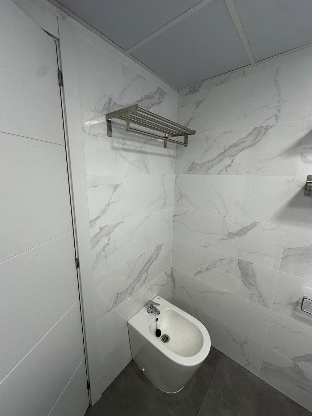 דירות בנאלמדנה Encantador Piso Con Terraza Y Piscina מראה חיצוני תמונה